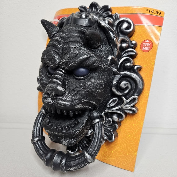 Spooky Village Halloween Door Knocker Scary Decoration LED Lights Sound Animated - Picture 1 of 9